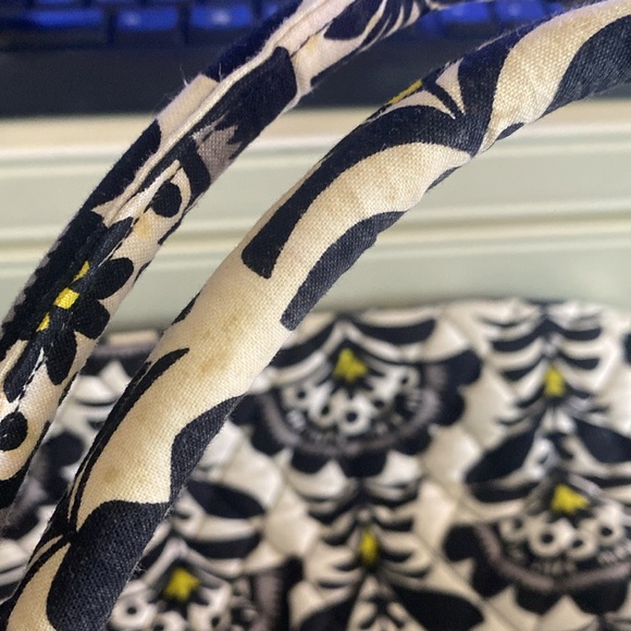 Vera Bradley Pleated Shoulder Bag Fanfare Signature Black White Yellow - Picture 14 of 14